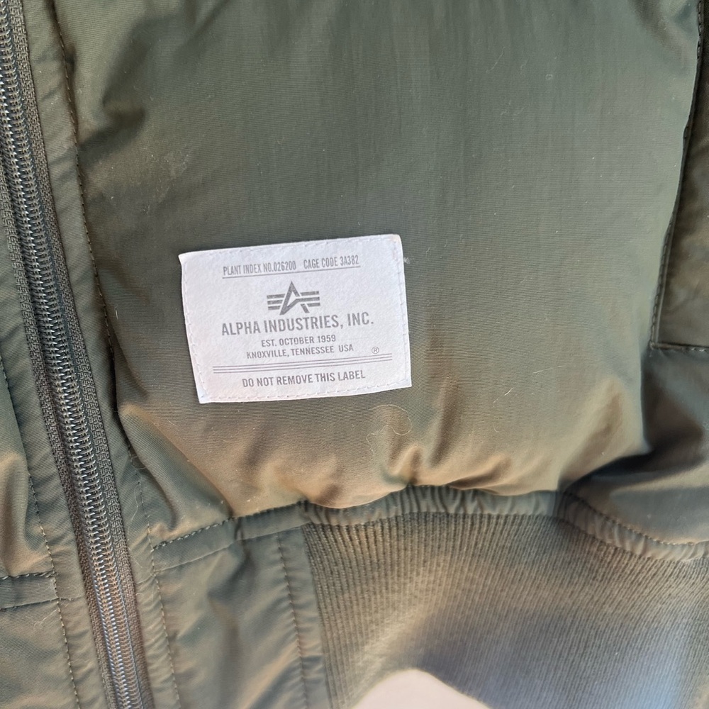 Alpha Industries Bomber Jacket - Picture 9 of 9